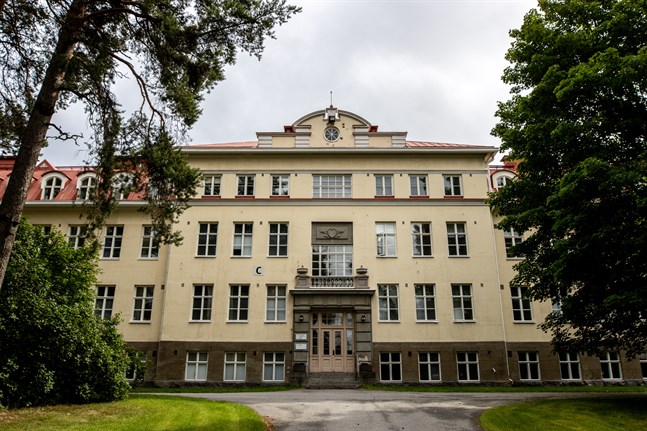 Psykiatriska enheten på Roparnäs har länge haft problem med bemanningen. Det lyfter Institutet för hälsa och välfärd upp som ett bekymmer.