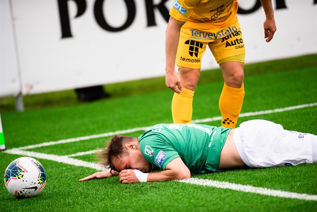 Här har Juri Kinnunen i KPV fått en smäll.