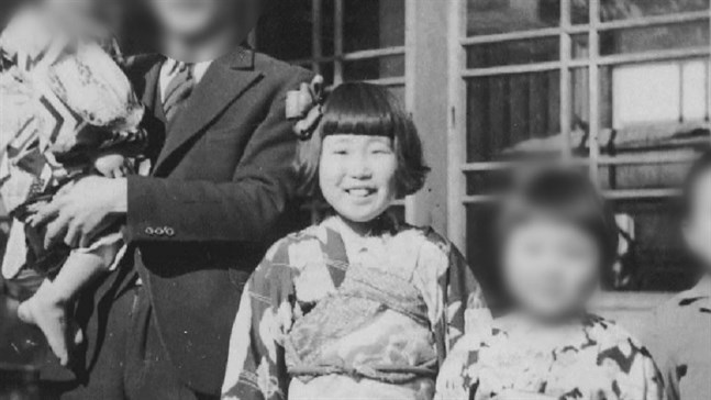 Keiko Ogura tillsammans med sin familj 1946, året efter atombomben som förändrade tillvaron för gott.