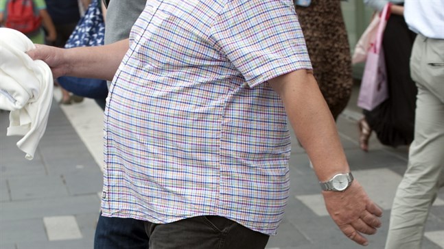 Att vara fet eller överviktig innebär en risk vid covid-19. Hormonet leptin kan vara förklaringen, tror forskare. Arkivbild.
