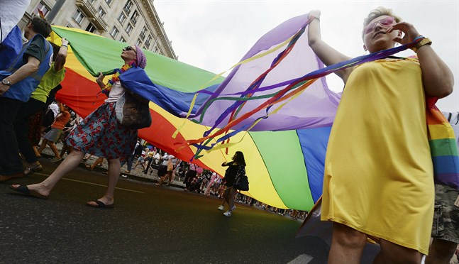 Polska orter med hbtq-fientlig politik har nekats EU-bidrag. På bilden Pridefirande i huvudstaden Warszawa sommaren 2019.