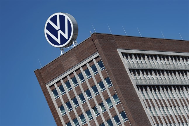 Brakförlust för Volkswagen under årets första halvår, präglat av coronaeffekter. Men för helåret räknar koncernen med att gå med vinst. Arkivbild