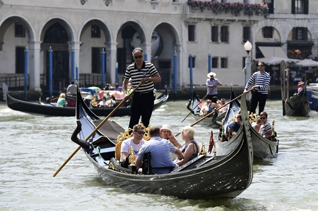 För att bekämpa klimatkrisen är metoden pandemi inte särskilt lyckad, skriver Robert Back. I början syntes ljusglimtar bland annat i Venedig, man kunde skönja liv i vattnet när trafiken minskade, men hur långvariga är effekterna?