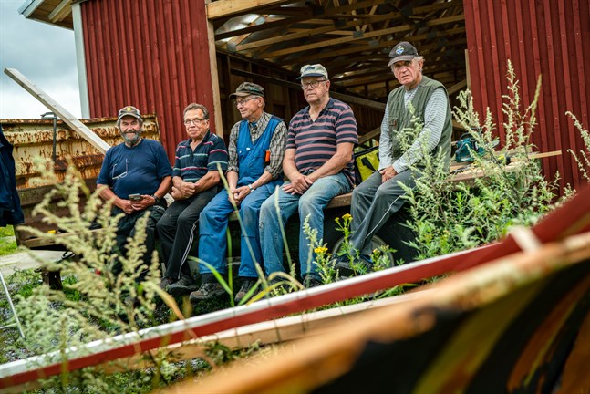 Lars Hagnäs, Sven Sundqvist, Åke Tarvos, Kurt Stubb och Rainer Holm brinner för att bygga tillsammans och vill kunna erbjuda en slalombacke åt regionens unga.