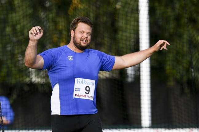 Daniel Ståhl har testats för covid-19 inför resan till Finland.