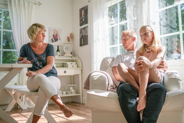 Marina och Markus Käld välkomnade tillsammans med dottern Sibel ett till barn till familjen.