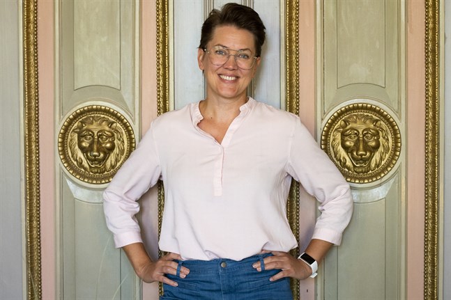 Mari Palo rekommenderar riktigt bra hörlurar för dem som lyssnar på strömmade konserter.