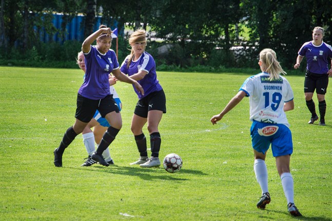 Alexandra Olusanya & Co i FC United får nu ladda batterierna för att vara redo för kvalet till ettan den 24 oktober. Kvalet börjar på bortaplan.
