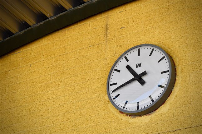 Utbildningsstyrelsen presenterar på tisdagsmorgonen hur vårens avvikande undervisningsarrangemang har inverkat på det digitala lärandet.