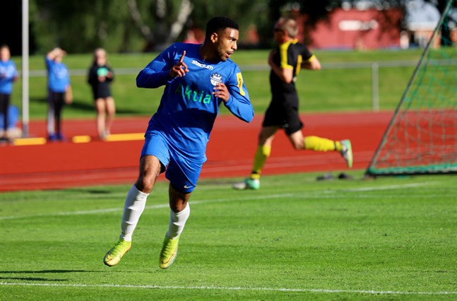 Luqman Kassim gjorde fjorton mål och vann skytteligan i grundserien före Kaskö IK:s Jonas Granfors (nio) och Sundom IF:s Alexander Kronholm (sju).