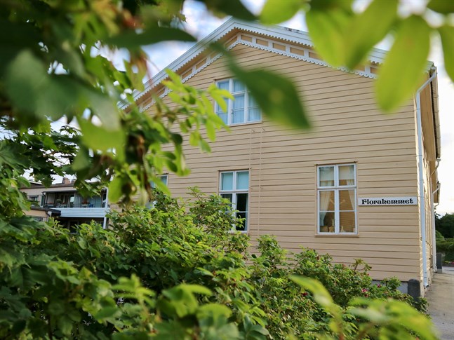 Numera fungerar Florahemmet som ett seniorboende. Det innebär att all vårdrelaterade service går via social- och hälsovårdsverket.