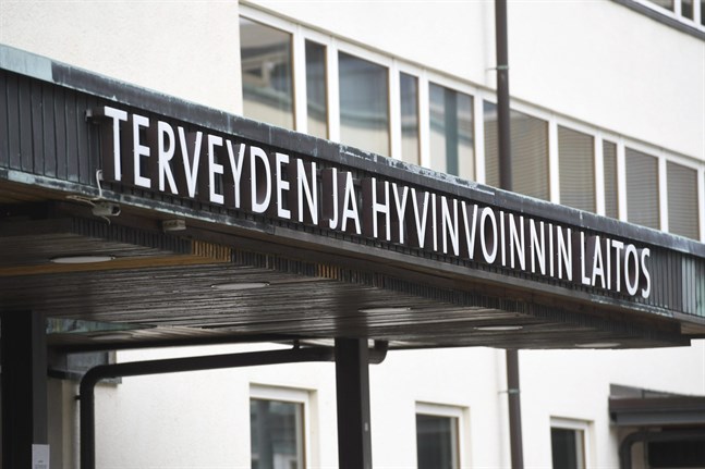 Uppgifterna går isär om när den coronasmittade personen reste med tåg till Vasa. THL kommenterar inte fallet.
