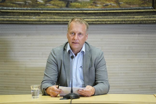 Saxe Frøshaug vill att gränsen mot Sverige stängs.