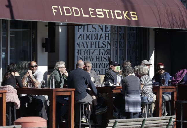 Vardagen för nyzeeländare påminner numera om hur den var före pandemin. Här ett kafé i Christchurch.