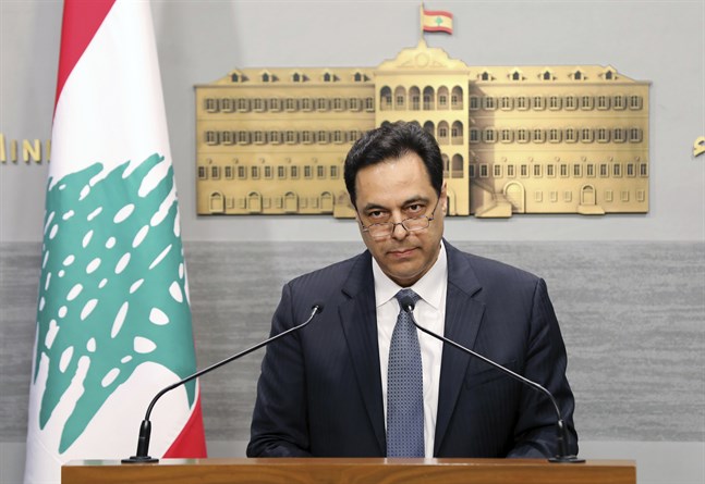 Libanons regering avgår, meddelar premiärminister Hassan Diab.