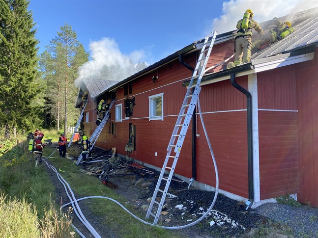 Släckningsarbetet avslutades onsdag morgon.
