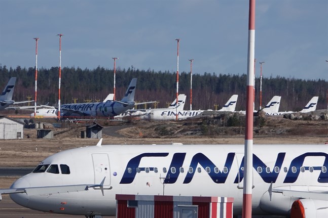 Finnair drar in på turer runtom i Europa i september. Bolaget slutar också flyga till Åbo.