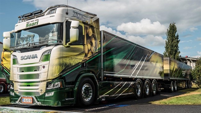 Transportservice J&J Saari från Ylihärmä har tidigare deltagit i Power Truck Show.