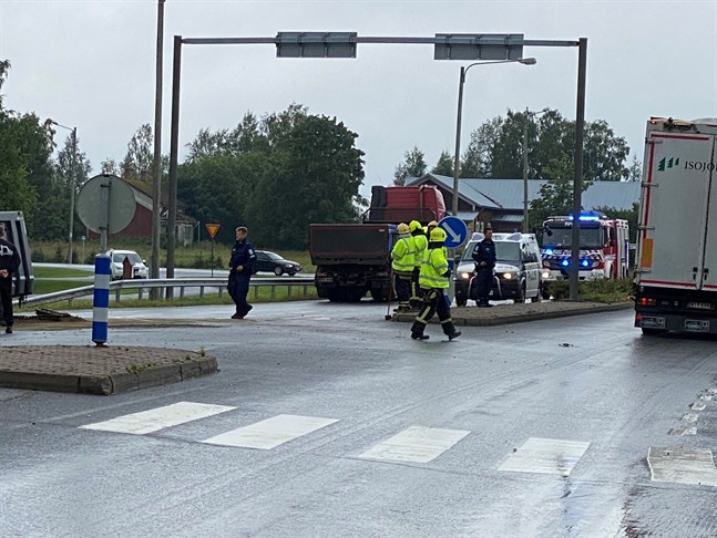 Trafikolyckan inträffade i korsningsområdet Lappfjärdsvägen-Bötomvägen på fredagseftermiddagen.