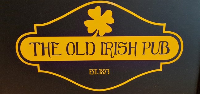 The Old Irish Pub håller självmant stängt, men är också tvingade till det.