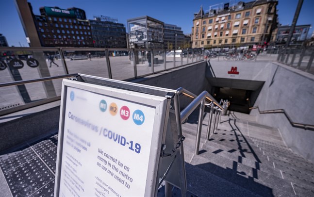 Köpenhamns tunnelbana har erbjudit handsprit – som inte verkar mot virus. Arkivbild.