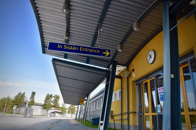 Karleby-Jakobstad flygplats finns i Kronoby. Nu ska en arbetsgrupp ta ställning till flygförbindelserna mellan Helsingfors och Karleby.