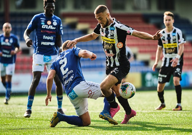 Samu Alanko, här i matchen mot MP, gjorde en stark insats mot Gnistan. Han stod för segermålet i 84:e minuten – då han drev förbi två motståndare innan hans snygga skott gick upp i bortre krysset.