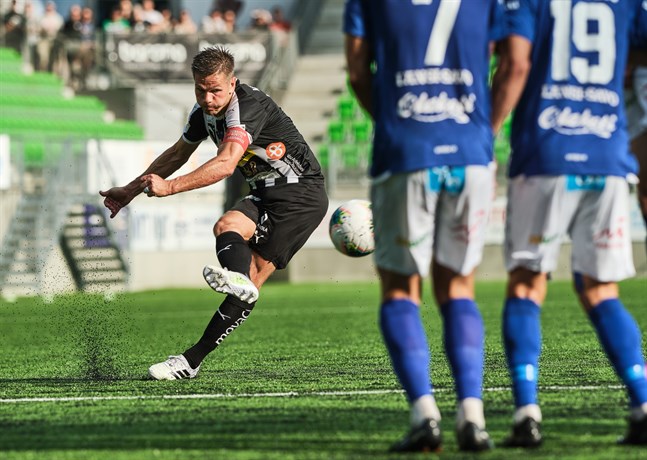 Sebastian Strandvall gjorde säsongens sjunde mål när han nätade på straff mot SJK Akatemia.