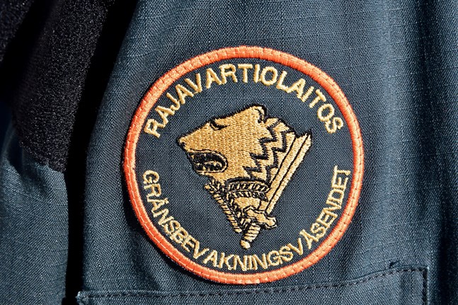 Gränsbevakningsväsendet börjar kontrollera gränsen till Norge på måndag.