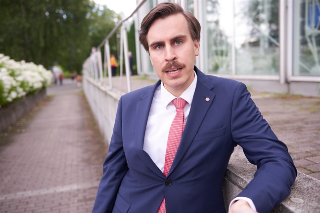 En av de som skrev under spörsmålet om psykoterapiutbildning var Matias Mäkynen.