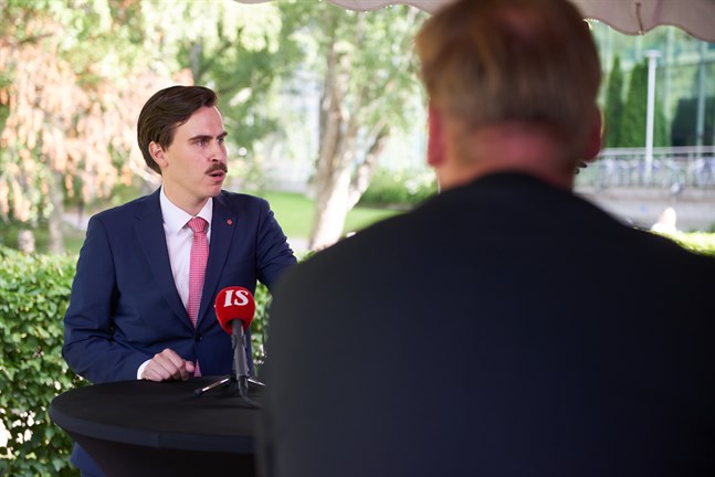 Matias Mäkynen är riksdagsledamot från Vasa och en av SDP:s vice ordföranden.