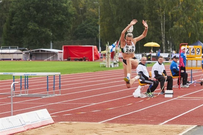 Janita Leppäranta lyckades bra vid junior-FM i Kemi. Där blev det ett silver i tresteg i klassen D22.
