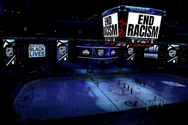 Även NHL pausade slutspelet i kampen mot rasism. Men man reagerade sent.