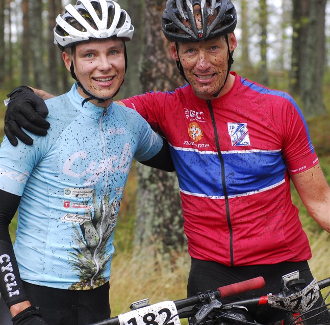 I fjol segrade Peter Johansson (till höger) före Teemu Kaksonen i Fäboda Outdoor MTB. I höst blir det inga tävlingar i Fäbodaterrängen.