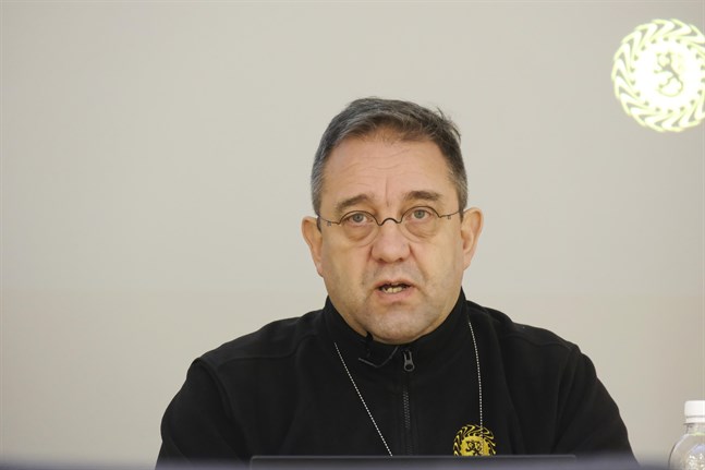 Bland annat Veli-Pekka Nurmi, direktör vid Olycksutredningscentralen, ska på torsdagen informera om den nya utredningsgruppen som ska gå igenom åtgärderna regeringen hittills vidtagit i bekämpningen av coronaepidemin. Arkivbild.