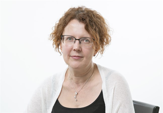 Bodil Viitanen, verksamhetsledare på Psykosociala förbundet, ser Finansministeriets budgetförslag som ett väldigt kortsiktigt alternativ på hur regeringen ska finansiera den tredje sektorn.