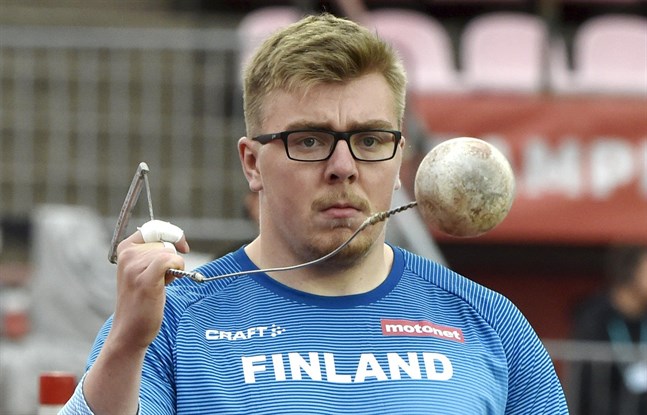 Aaron Kangas har varit säkerheten själv i sommar och svek förstås inte heller i landskampen mot Sverige. Det blev en överlägsen seger i slägga.