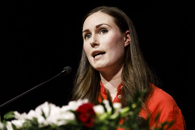 Socialdemokraternas nyvalda ordförande, statsminister Sanna Marin, föreslog i sitt linjetal på partikongressen att en 6-timmarsarbetsdag borde utredas på sikt. Håkan Rönnqvist anser däremot att längre arbetstid kunde utredas.