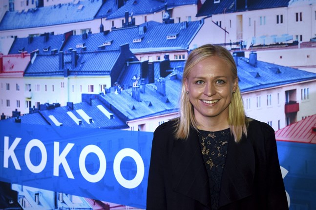 Viktor Kock kritiserar Elina Lepomäkis förslag om att alla ska ha rätt till inkomstrelaterat arbetslöshetsskydd, inte bara kassornas medlemmar. I helgen valdes Lepomäki till vice ordförande för Samlingspartiet.