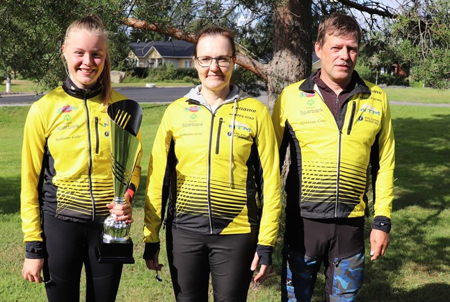 Johanna Häggkvist, Britt-Marie Mylläri och Bo-Göran Sund utgjorde Pörtoms lag som var etta i Vårsprätten.