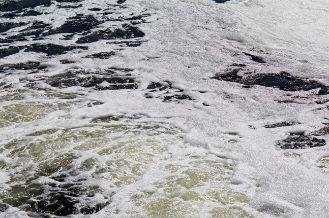 Institutet för hälsa och välfärd gör kontinuerligt mätningar av avloppsvattnet på olika orter för att se om coronaviruset påträffas i vattnet.