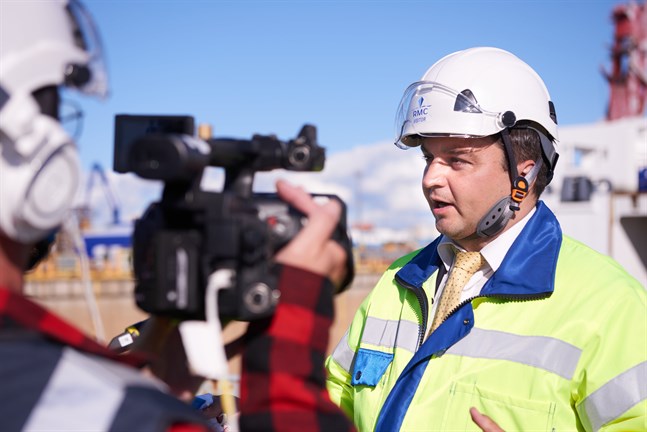 Joakim Strand anser att britternas investering i Vasa är mer betydande än vissa andra storinvesteringar i Finland, detta eftersom katodfabriken är så central i en större samnordisk helhet.