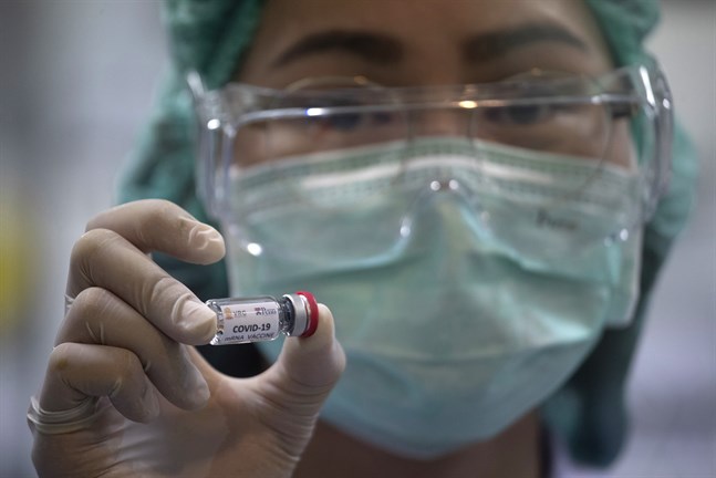 Över 300 tänkbara vaccinkandidater mot covid-19 undersöks just nu av forskargrupper över hela världen. Men än så länge vet ingen om ett vaccin kan ge effektiv immunitet, och hur länge den i så fall håller i sig. Arkivbild.