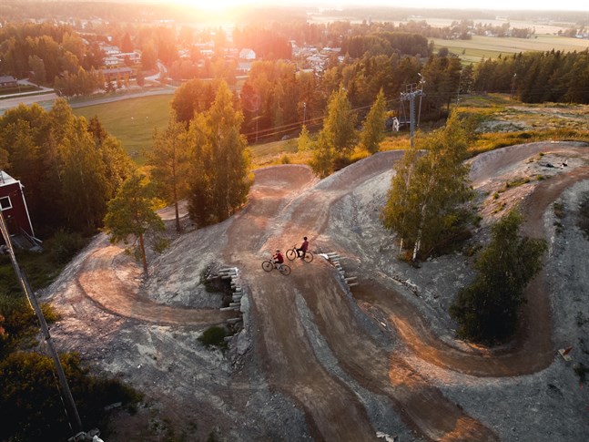 Teknikbanan vid Vörå skidcentrum har en magisk utsikt.
