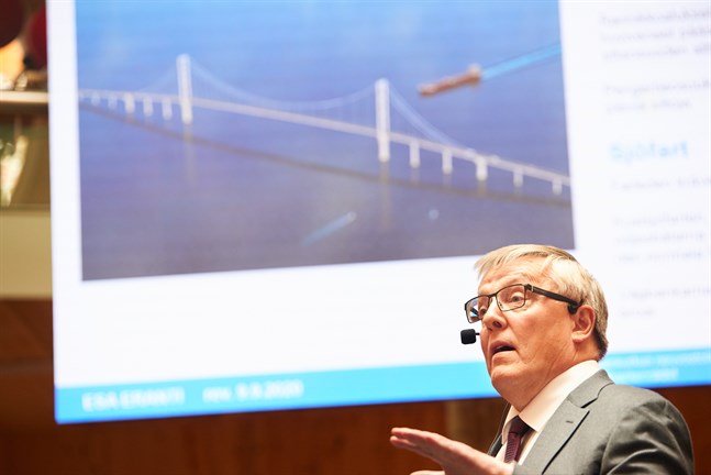 Allt fick sin början på framtidsfestivalen i Vasa förra hösten då experten Esa Eranti höll en föreläsning kring sin och Antti Talvities pilotstudie av bron.