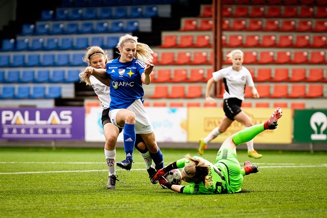 Emelie Sax VIFK föll tungt i Sandviken på lördagen.