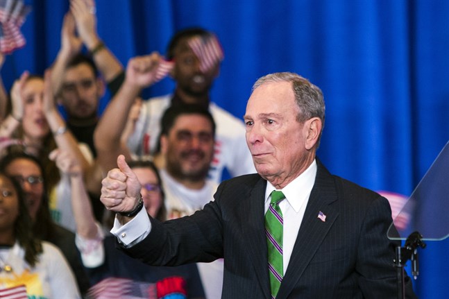 Den före detta presidentkandidaten Mike Bloomberg bidrar med 100 miljoner dollar till demokraten Joe Bidens kampanj i Florida. Arkivbild.