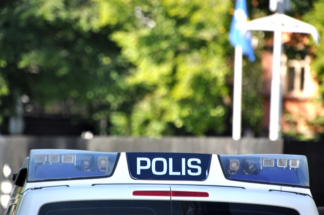 Polisen ber allmänheten om tips efter ett rån på Kärsämäkivägen i Åbo.