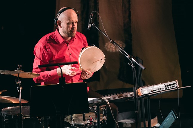 Mikko Hassinen spelar i Karleby på tisdag eftermiddag.