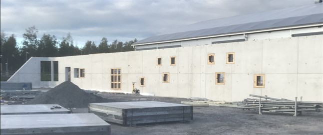 Pedersöre bollhall ska kunna tas i bruk i slutet av året.